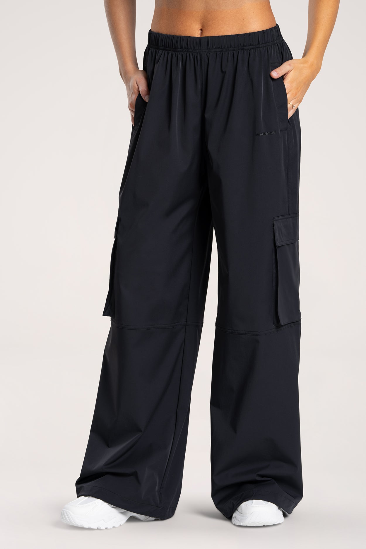 Cargo hlače UN1FORM black