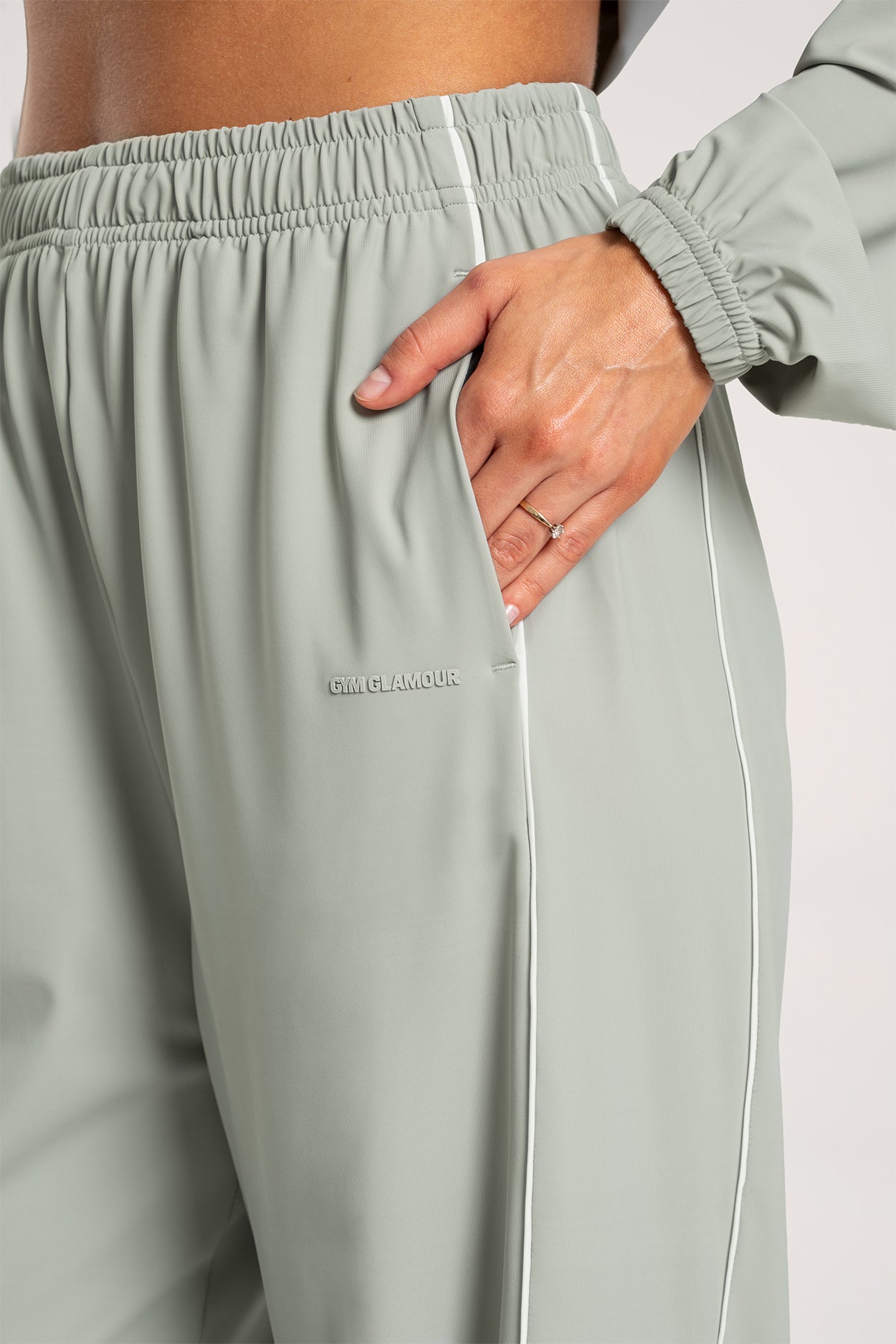 Hlače slick UN1FORM olive grey