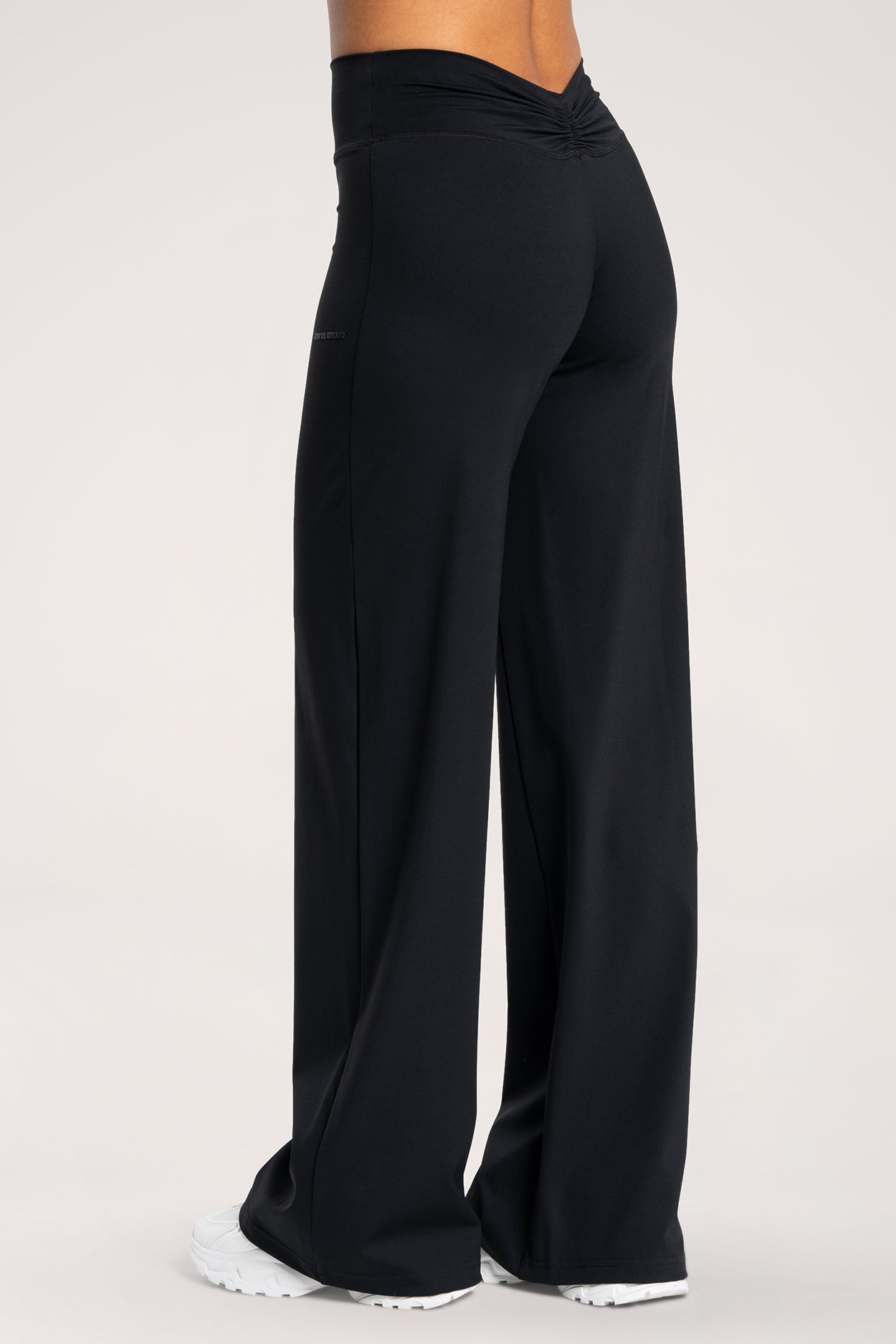 Hlače booty tie UN1FORM black