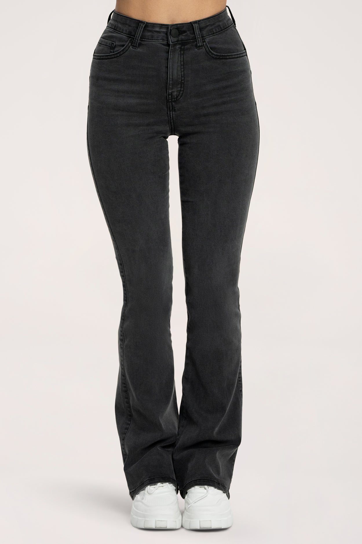 Zvonolike traperice perfect slim black long