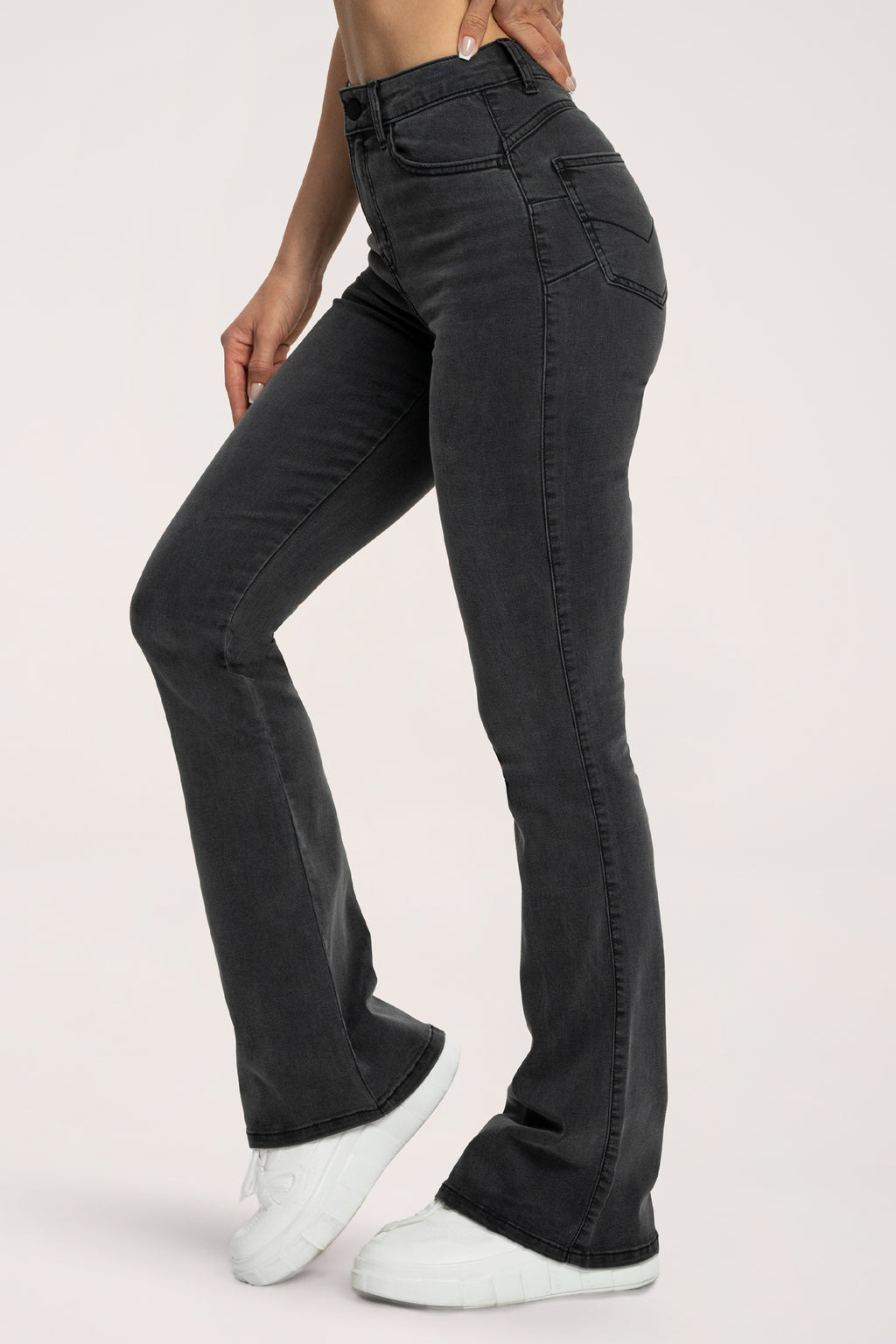 Zvonolike traperice perfect slim black long