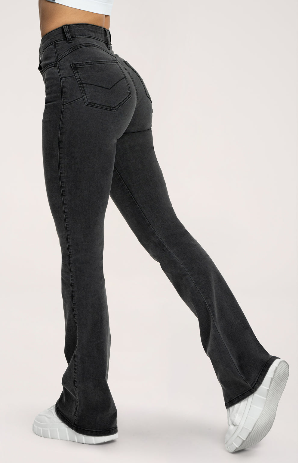 Zvonolike traperice perfect slim black long