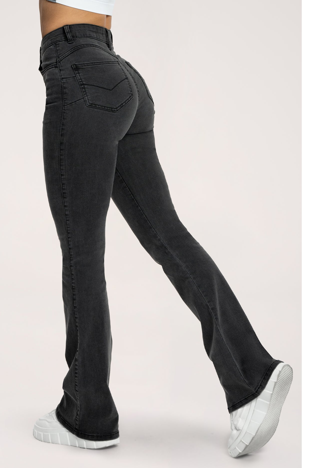Zvonolike traperice perfect slim black long