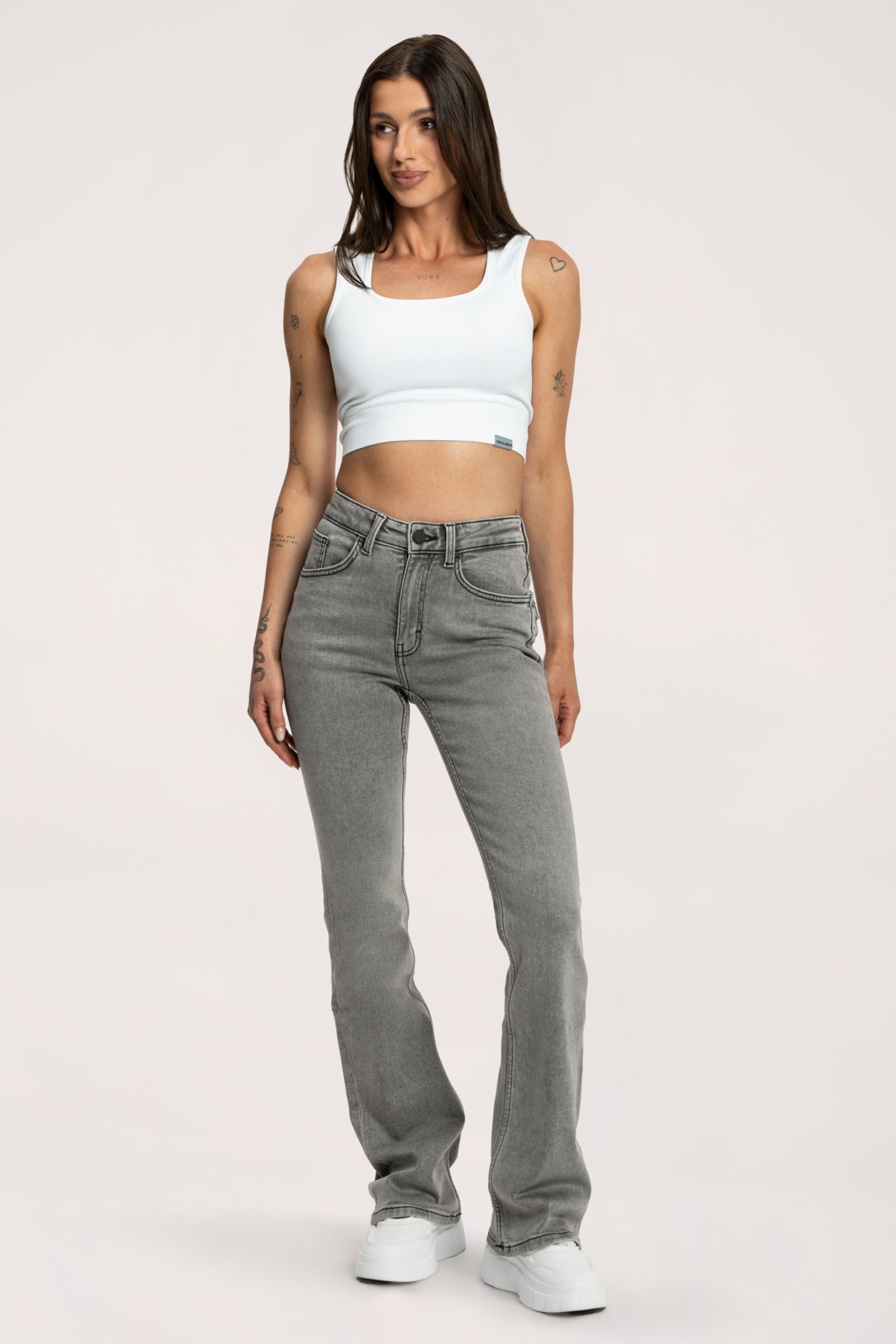 Zvonolike traperice push up light grey