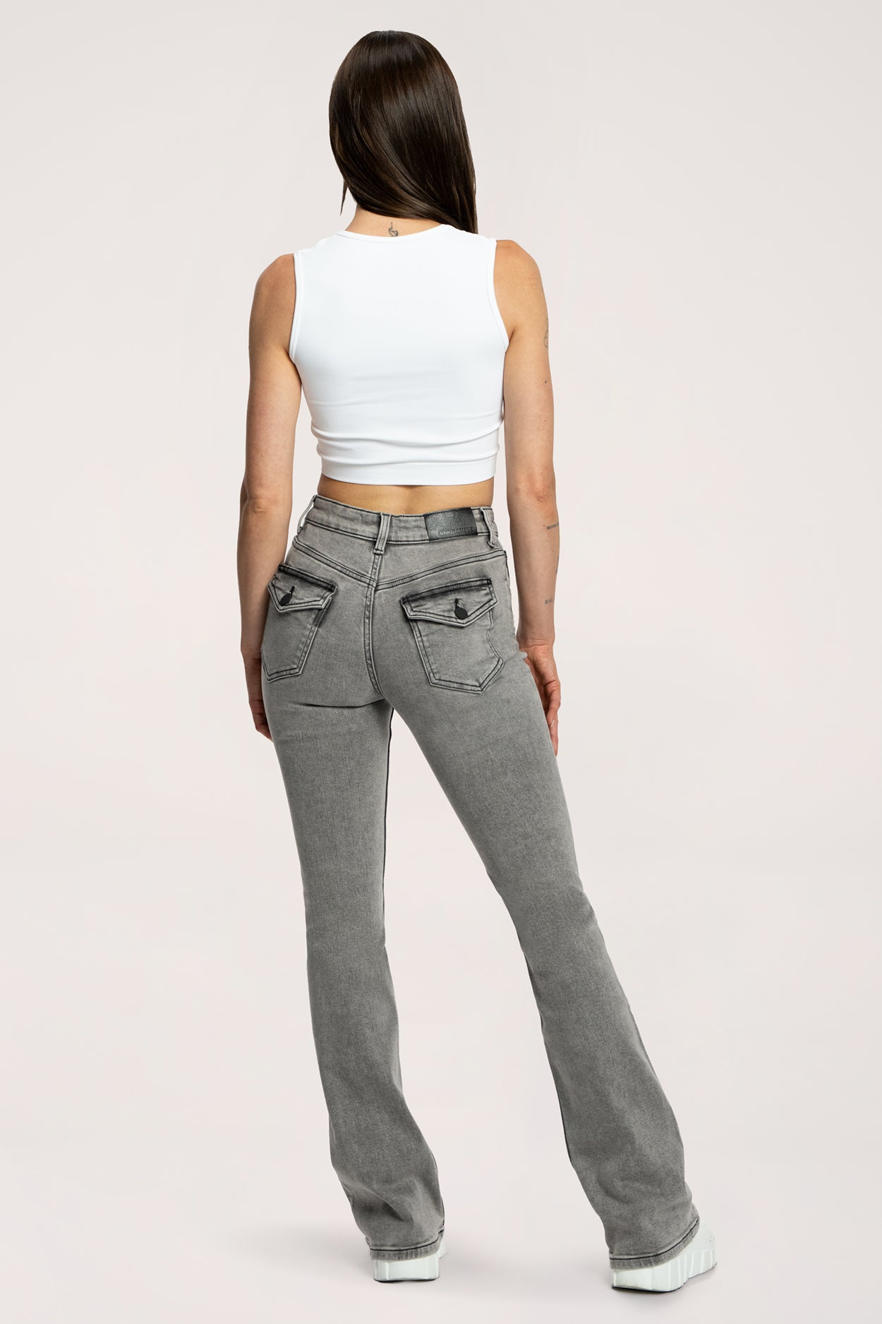 Zvonolike traperice push up light grey