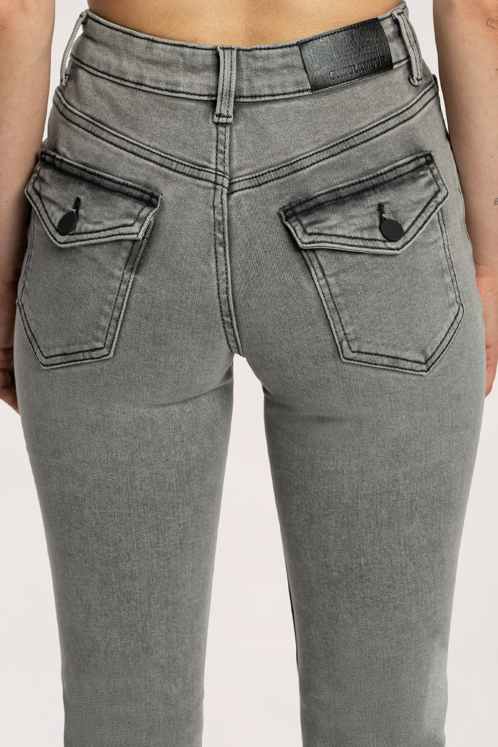 Zvonolike traperice push up light grey