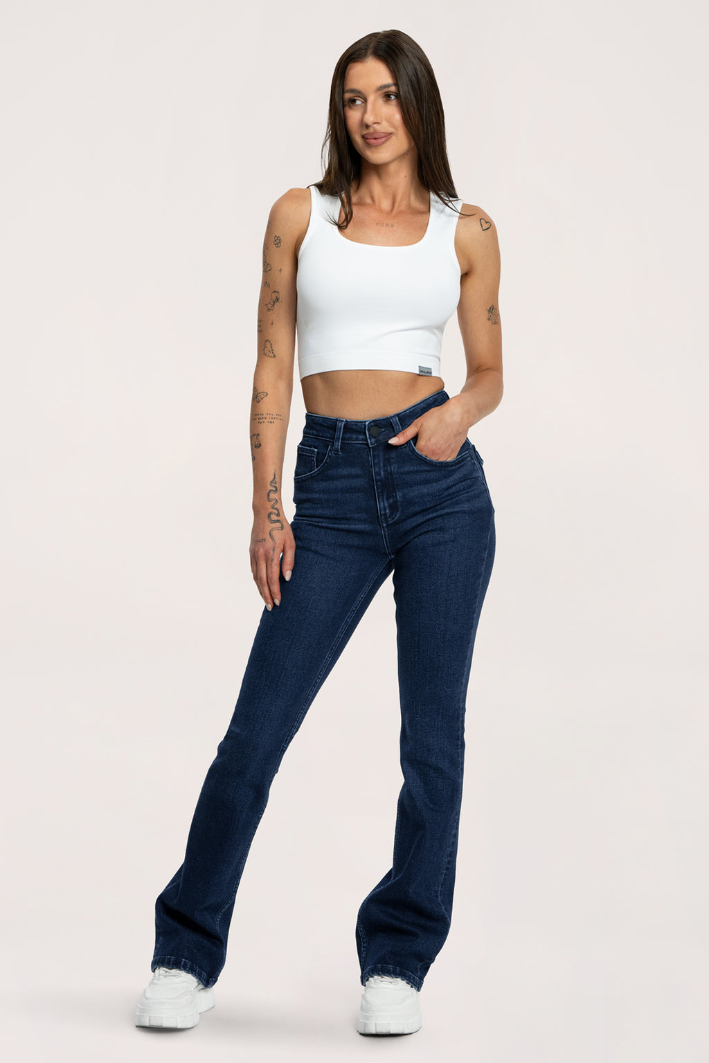 Zvonolike traperice push up navy blue