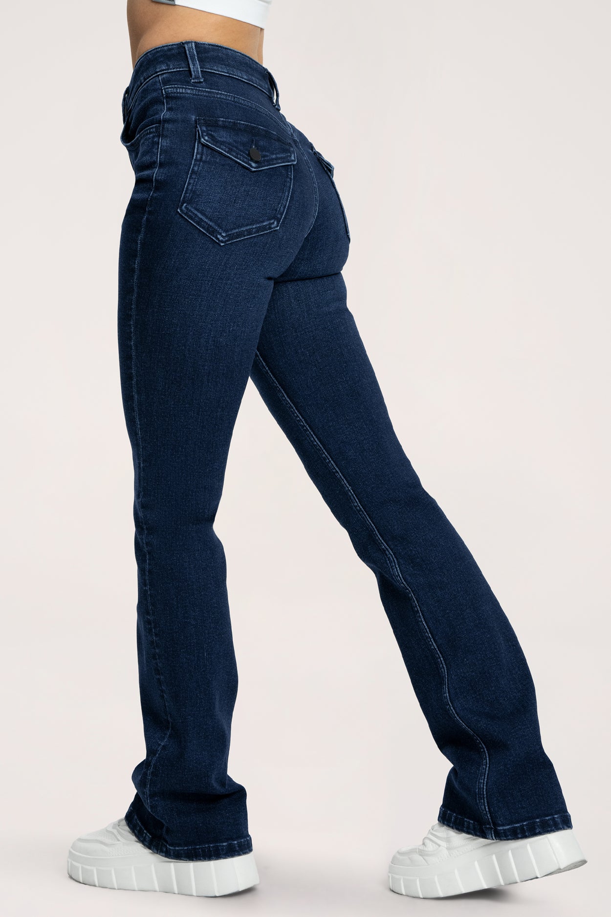 Zvonolike traperice push up navy blue