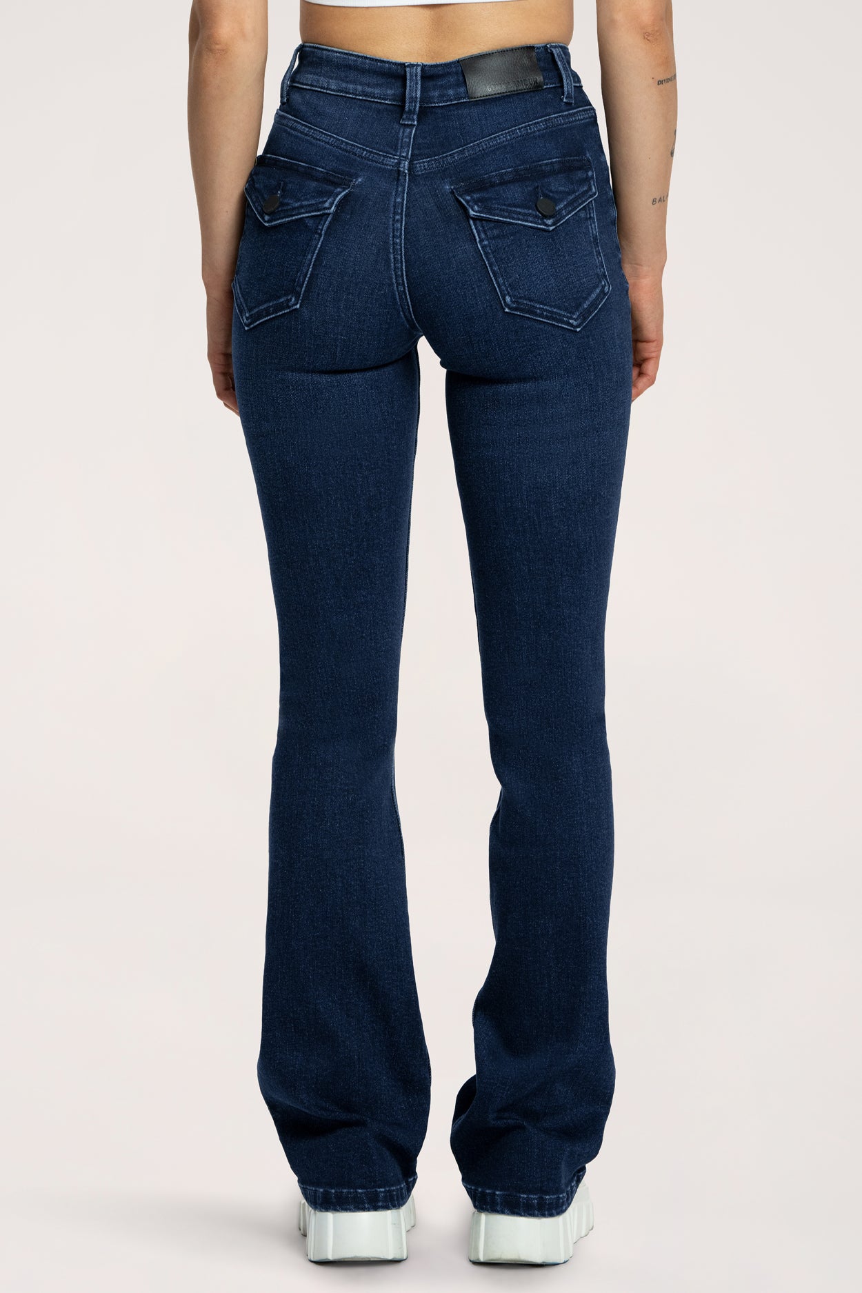 Zvonolike traperice push up navy blue