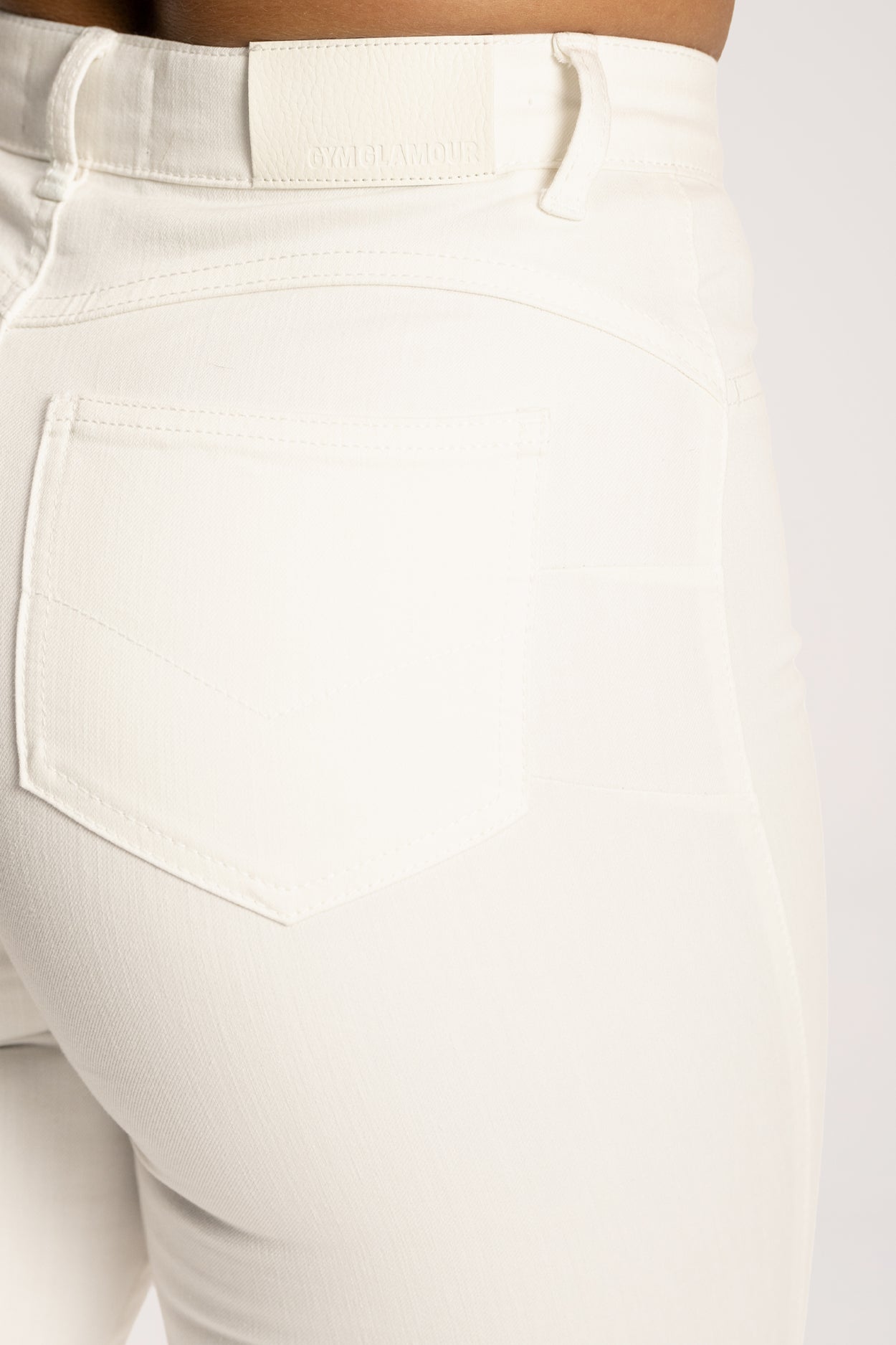 Zvonolike traperice perfect slim off white