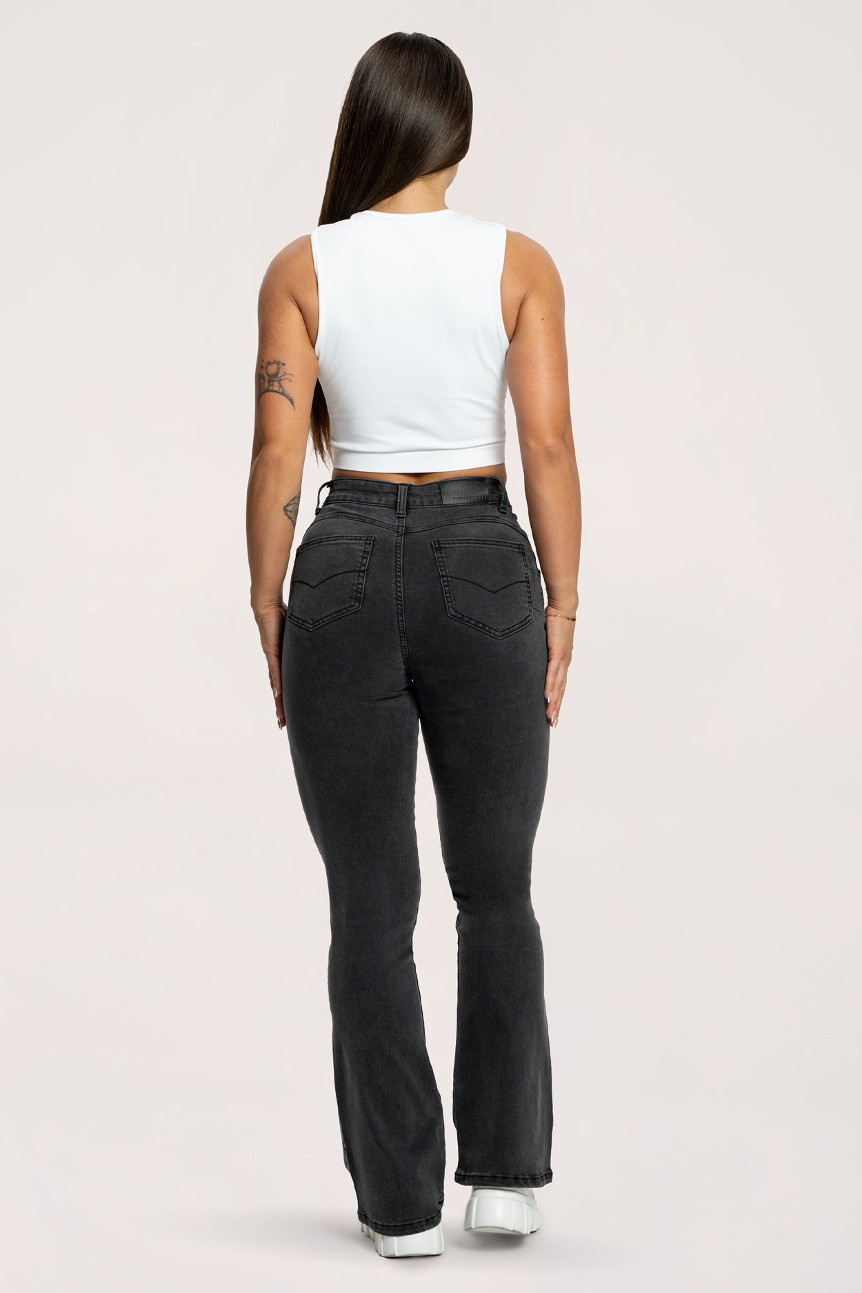 Zvonolike traperice perfect slim black