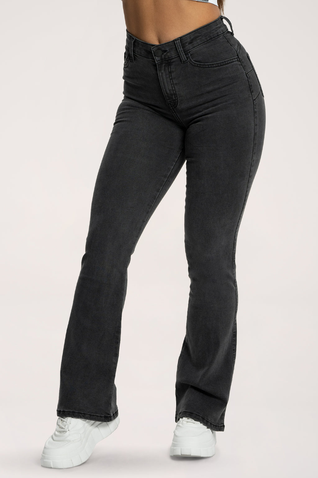 Zvonolike traperice perfect slim black