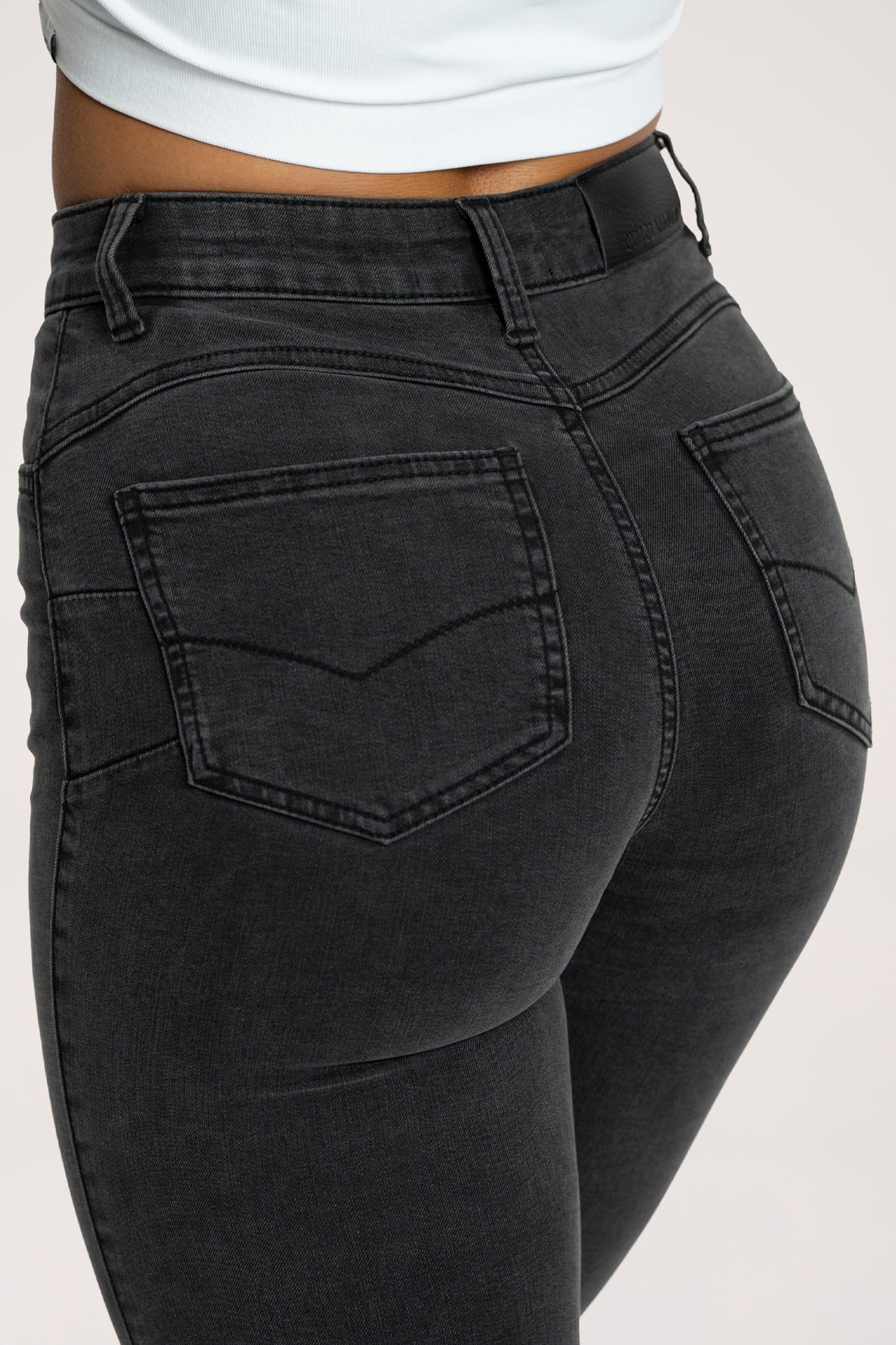 Zvonolike traperice perfect slim black