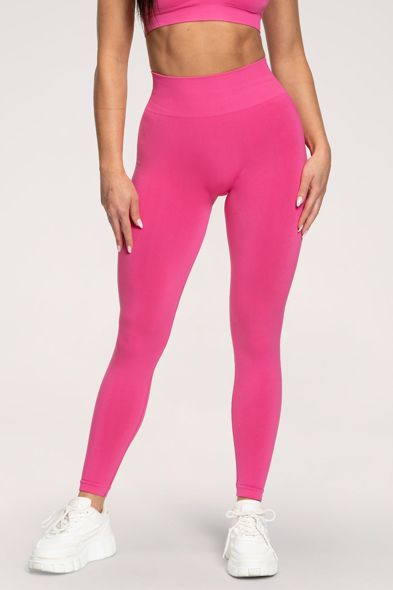 Tajice fake BBL hot pink