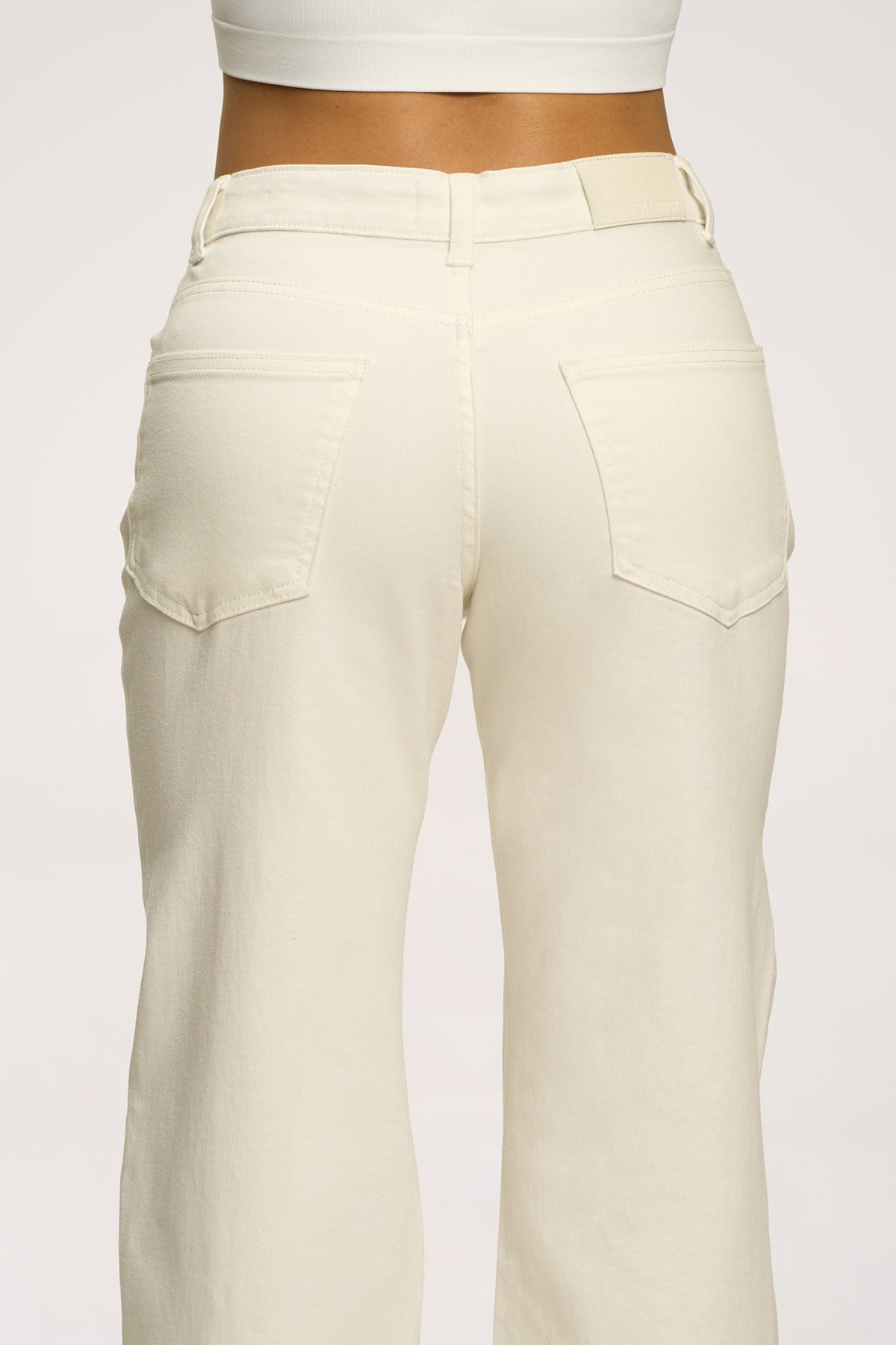 Wide traperice s niskim strukom off white