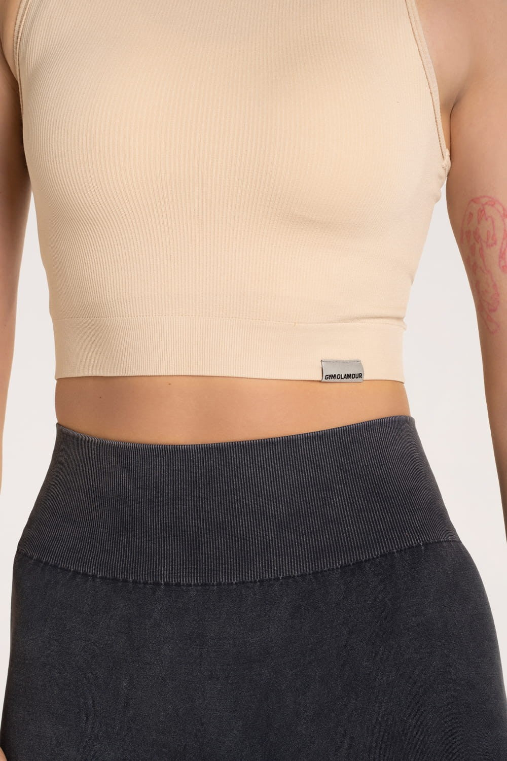 Top basic nude