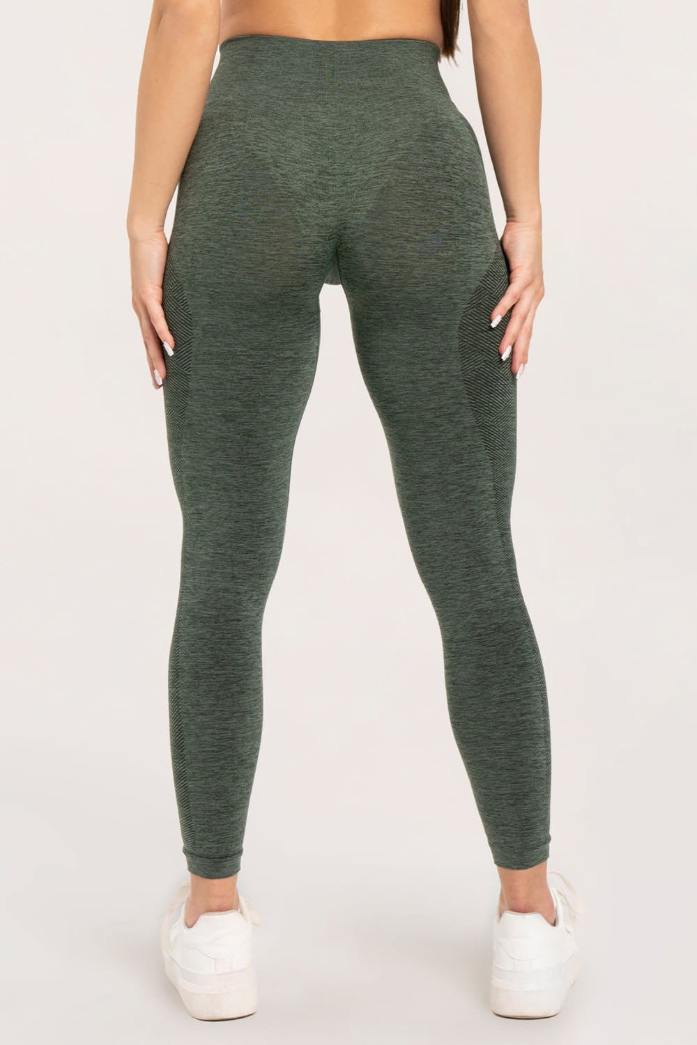 Tajice seamless green