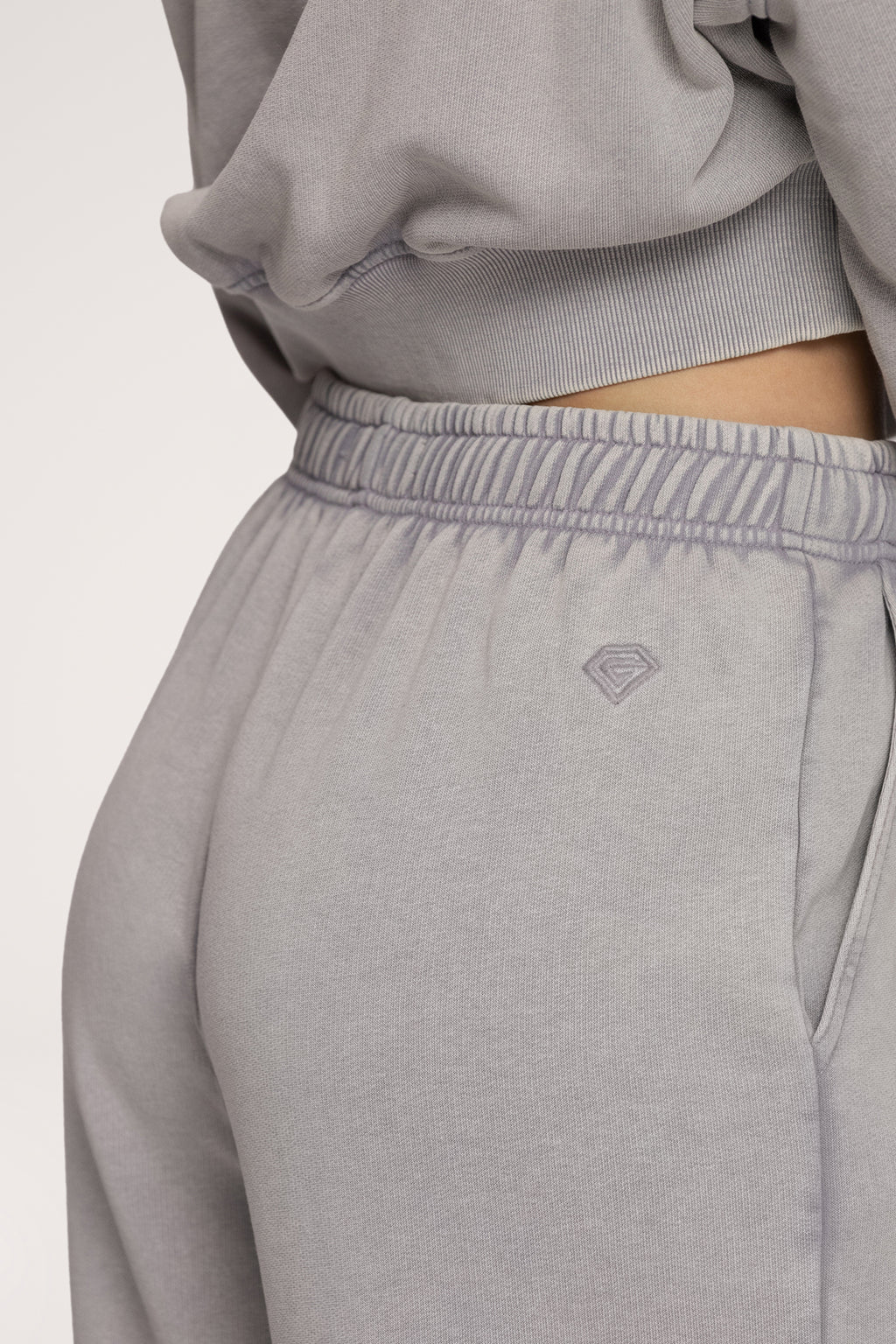 Trenirka s manžetom Easy light grey