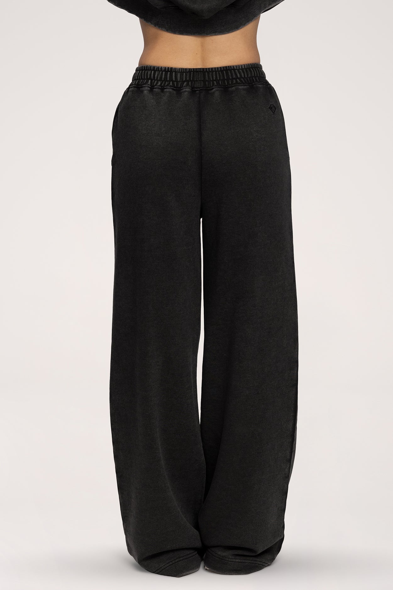 Trenirka ravnog kroja Easy black