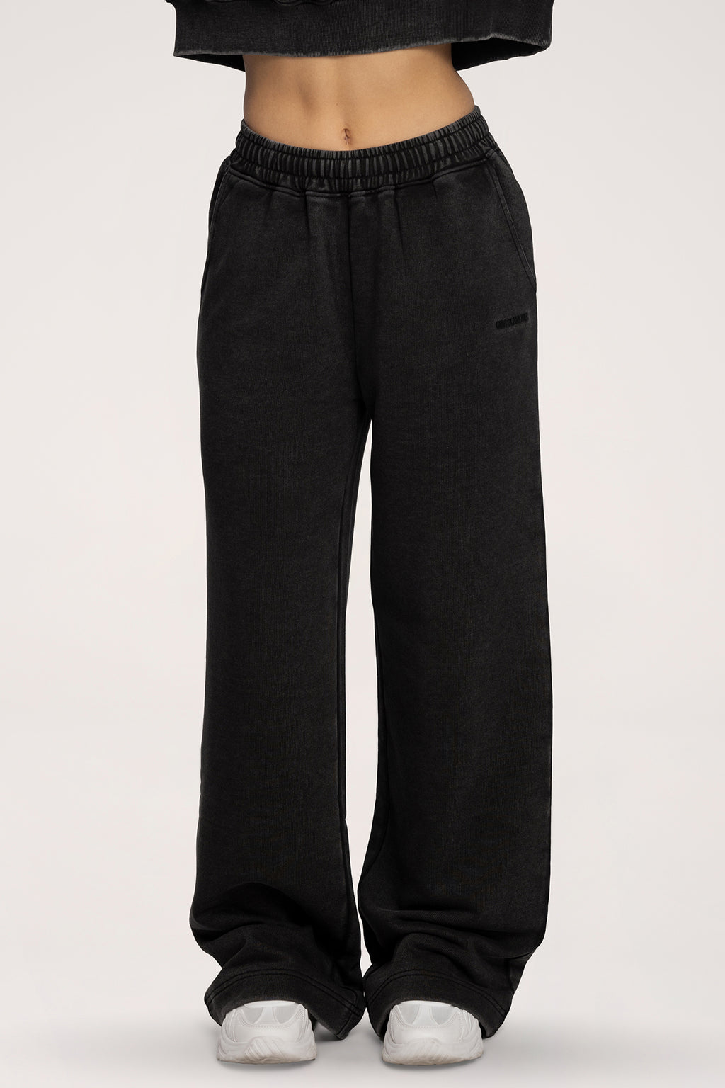 Trenirka ravnog kroja Easy black