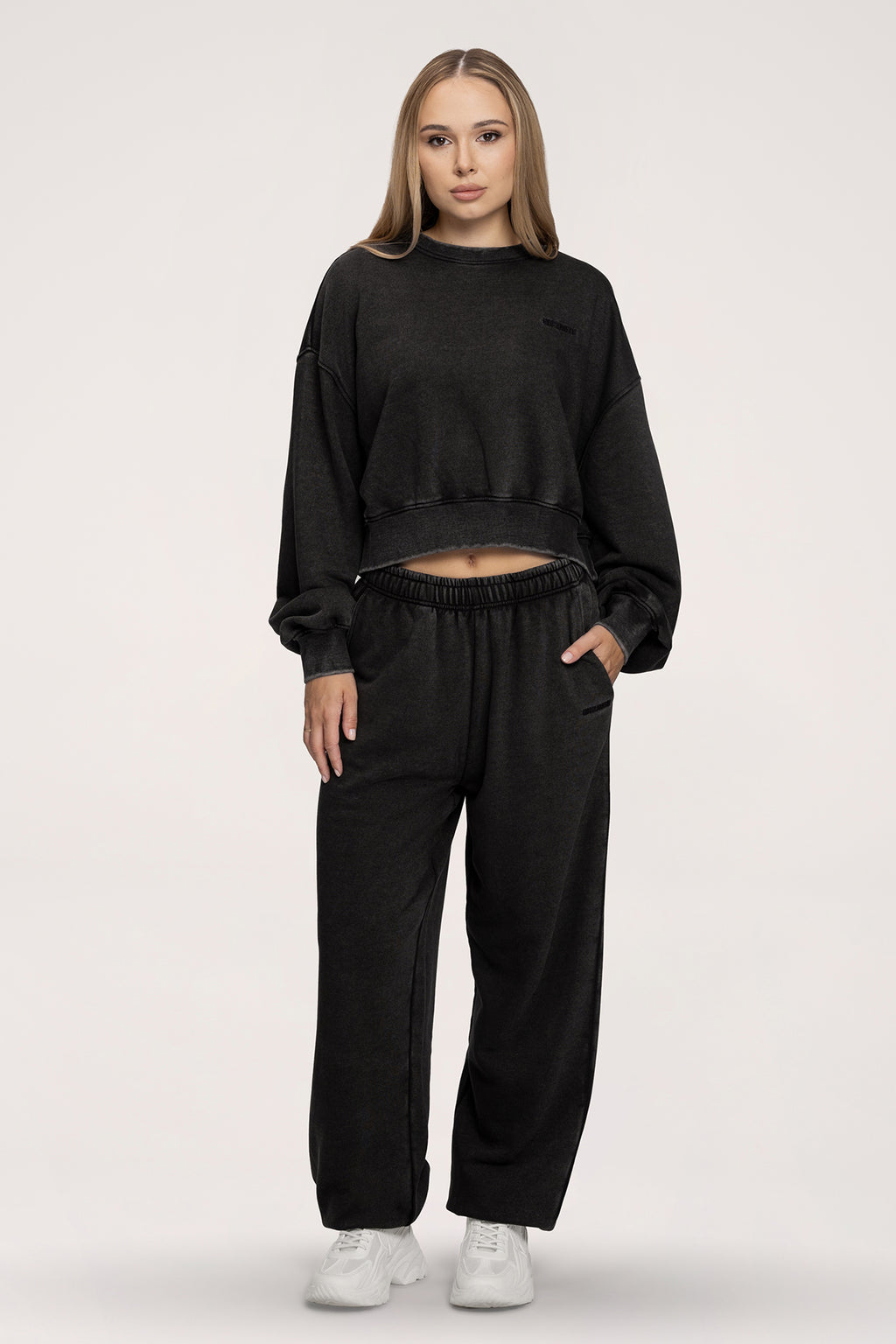 Trenirka s manžetom Easy black
