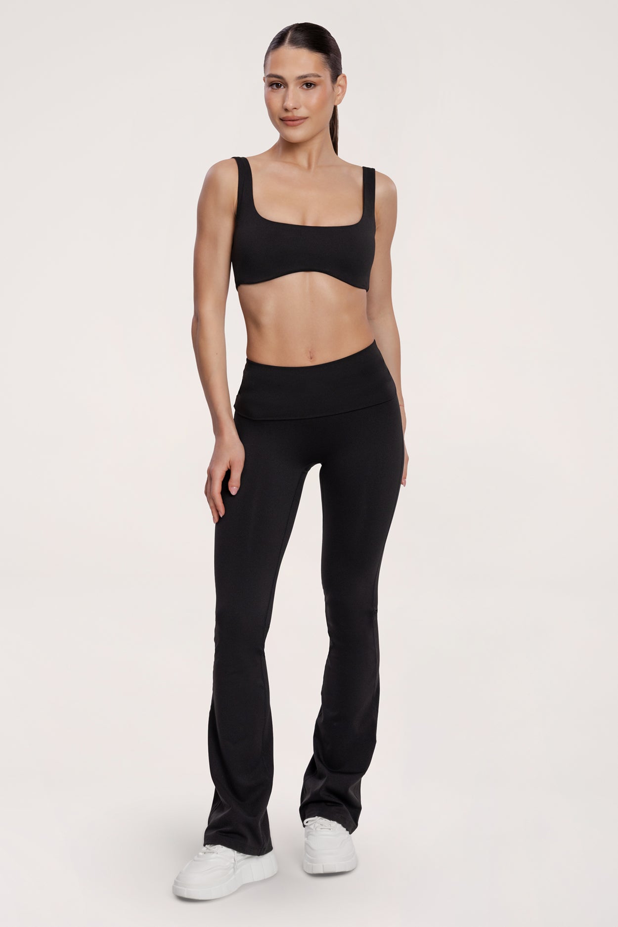 Zvonolike tajice pilates era black