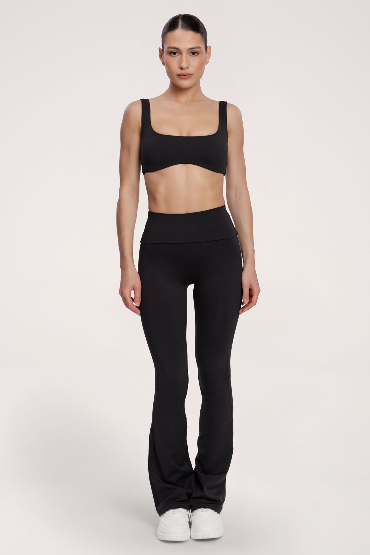 Zvonolike tajice pilates era black