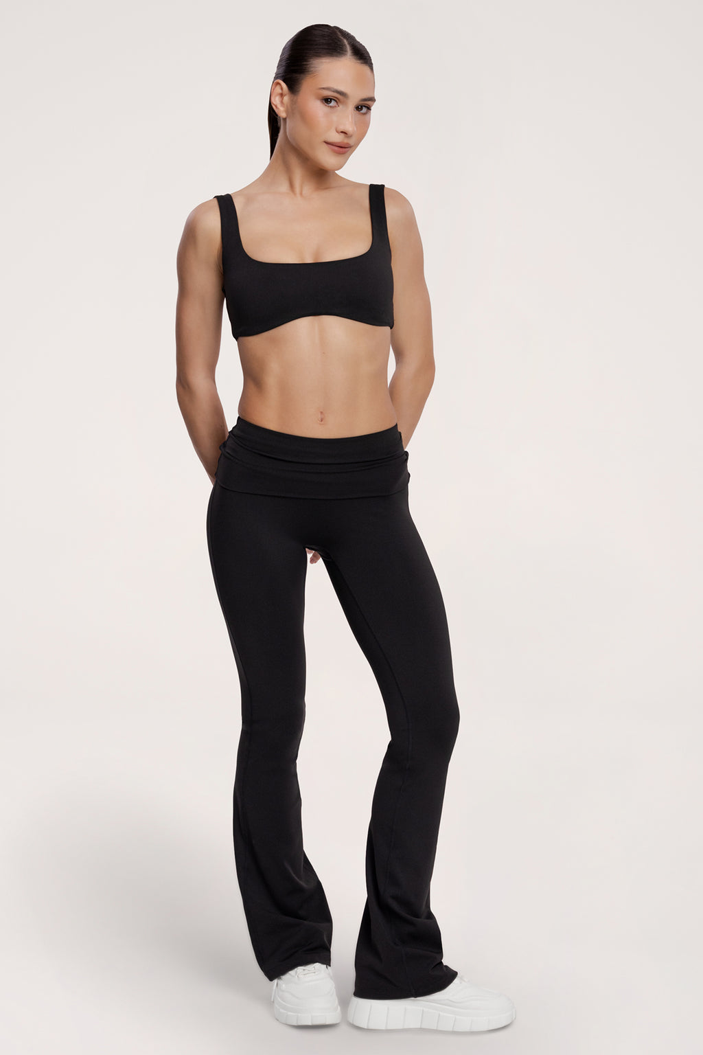 Zvonolike tajice pilates era black