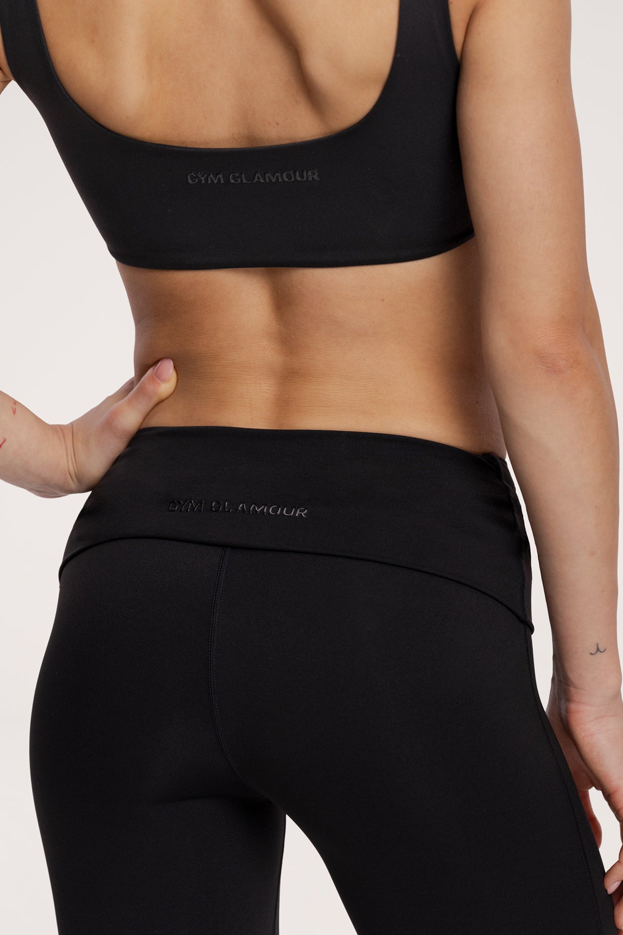 Zvonolike tajice pilates era black