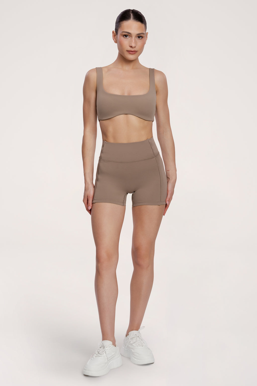 Kratke hlačice pilates era warm beige