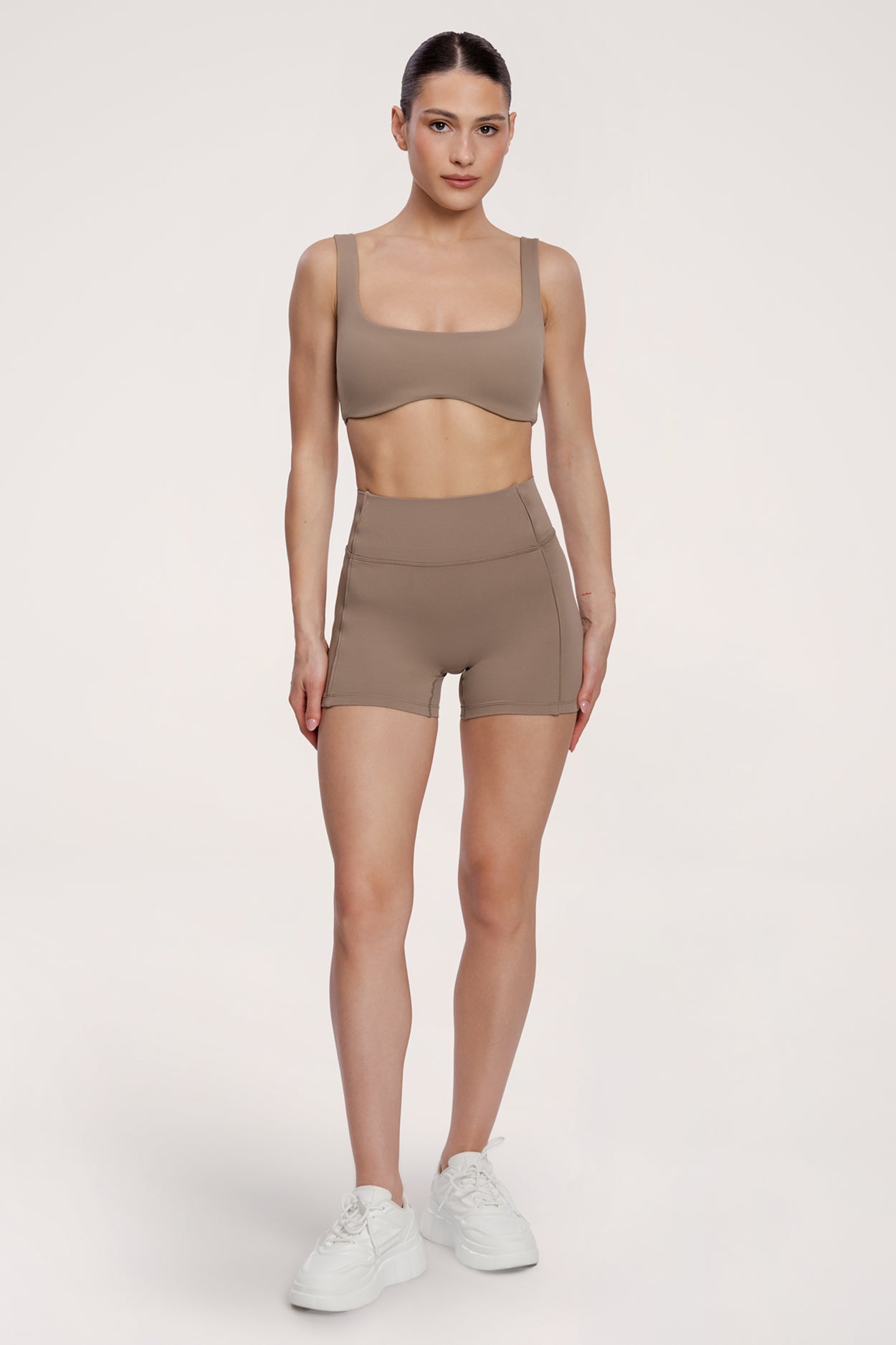 Kratke hlačice pilates era warm beige