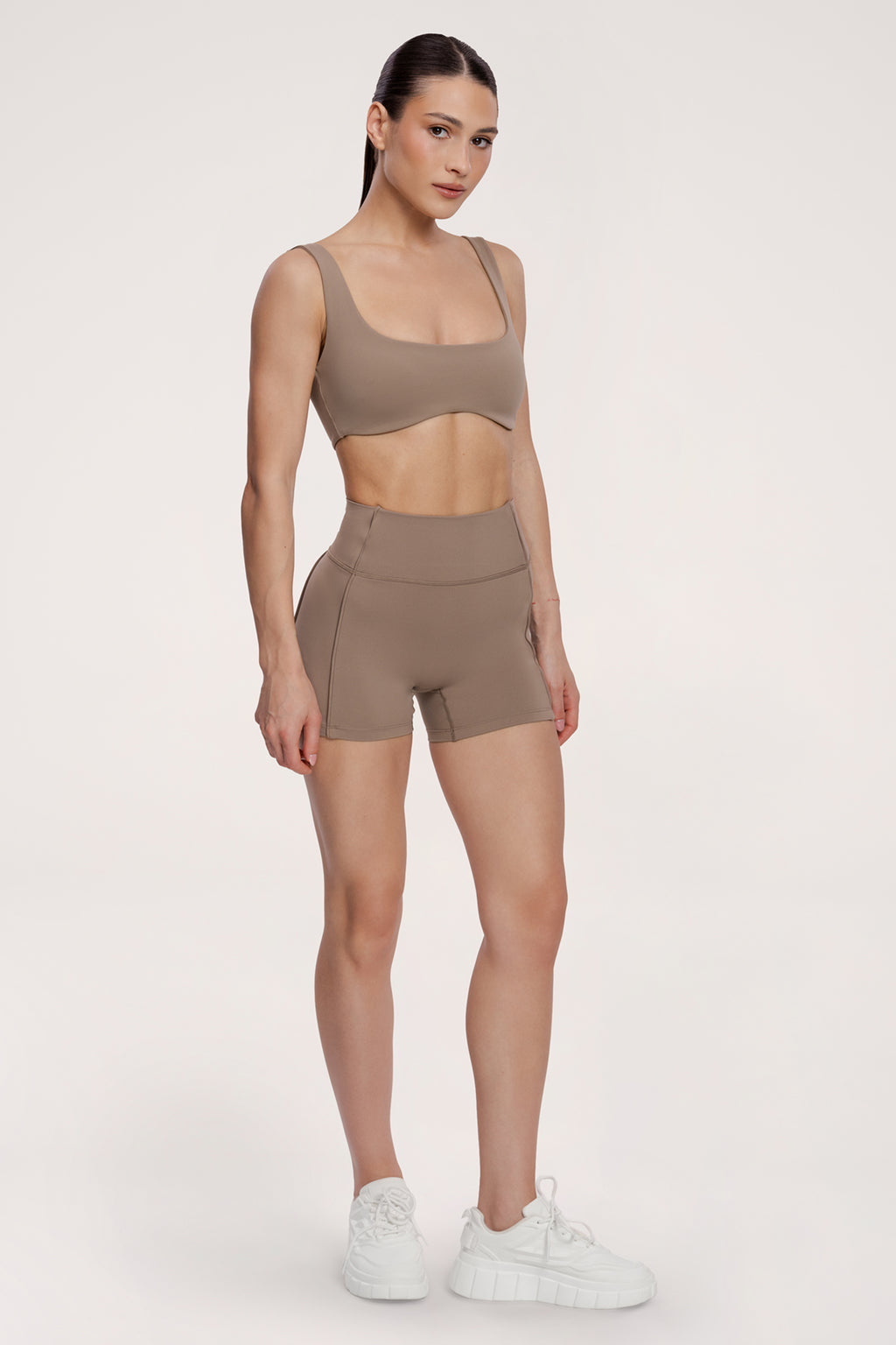 Kratke hlačice pilates era warm beige