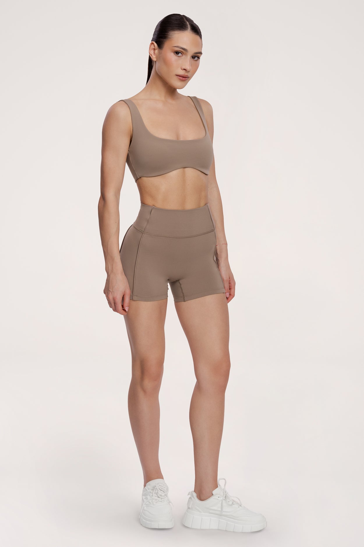 Kratke hlačice pilates era warm beige