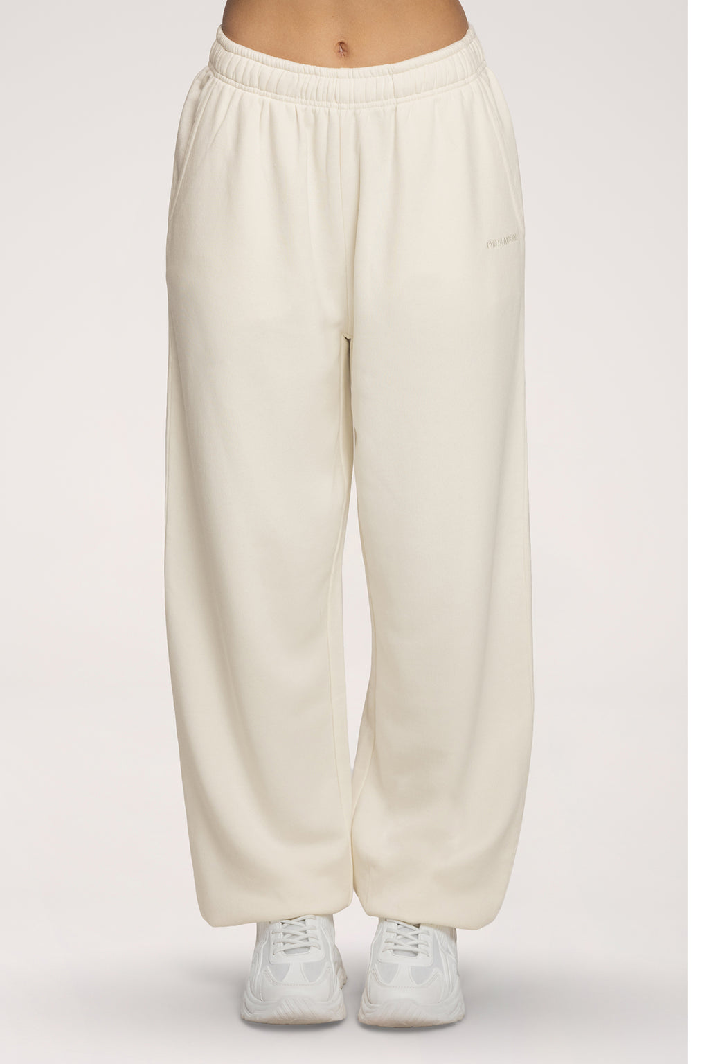 Trenirka s manžetom Easy off white