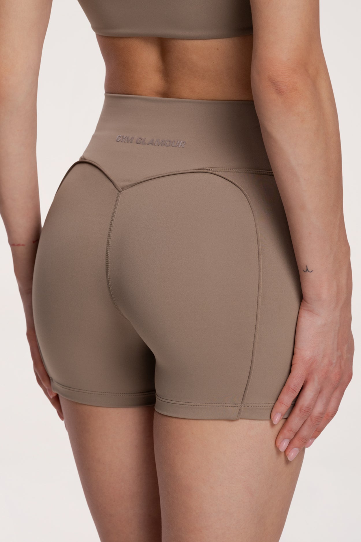 Kratke hlačice pilates era warm beige