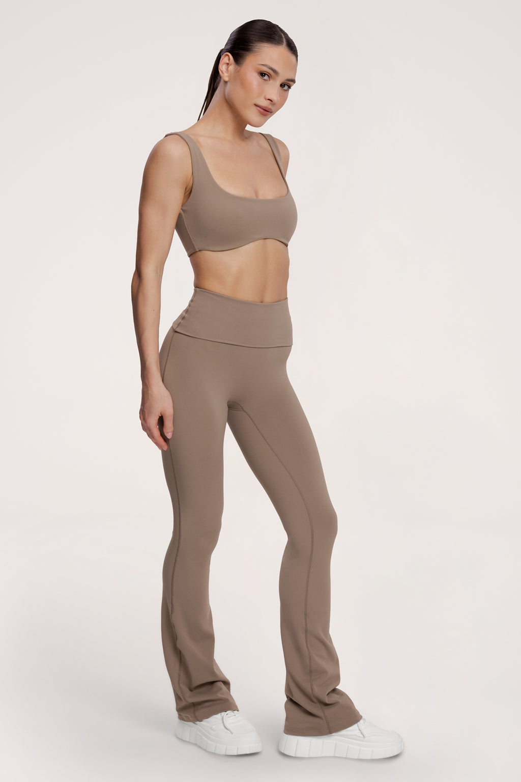 Zvonolike tajice pilates era warm beige