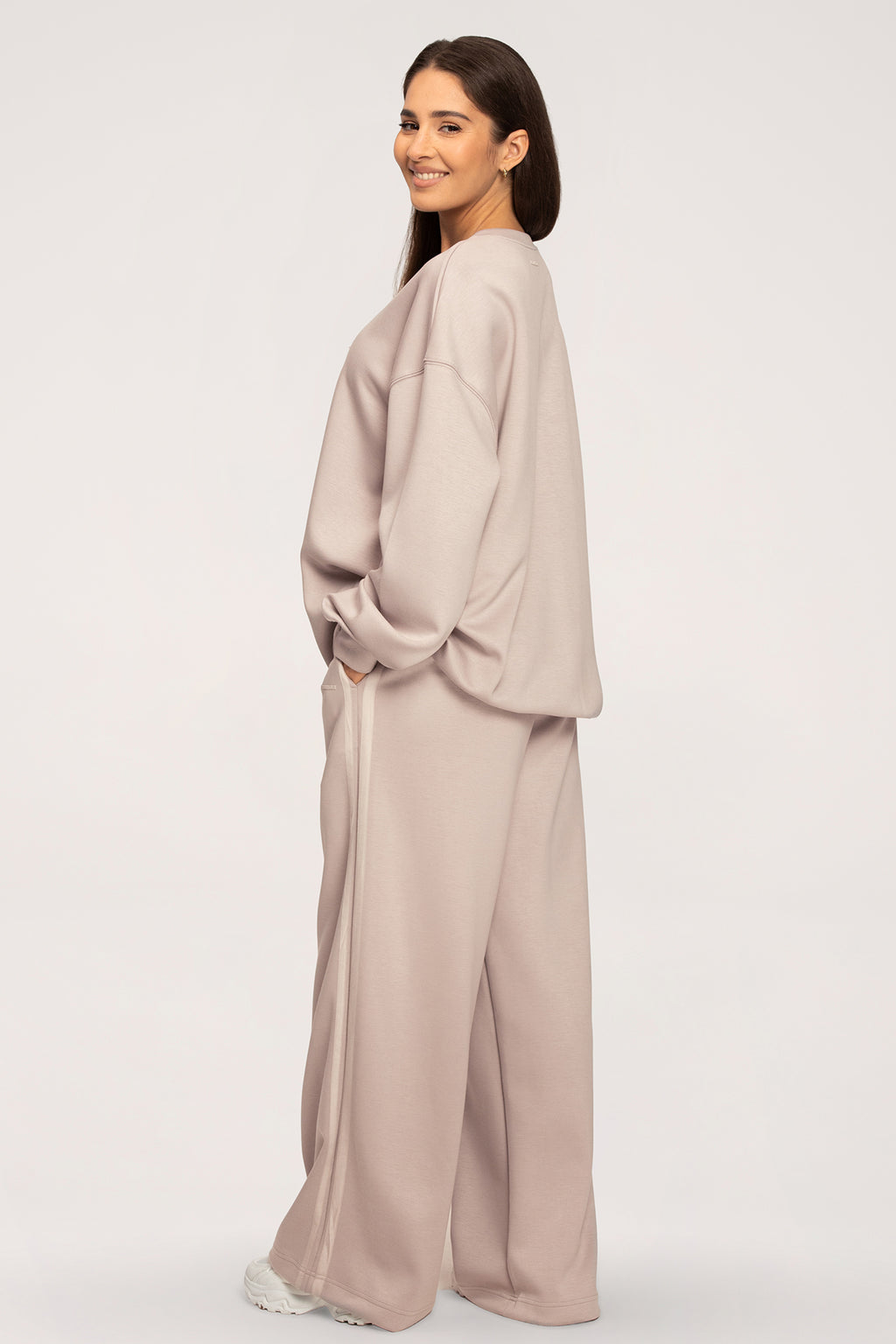 Hlače trenirke oversize UN1FORM beige