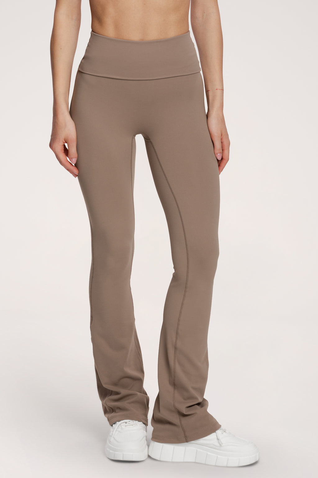 Zvonolike tajice pilates era warm beige