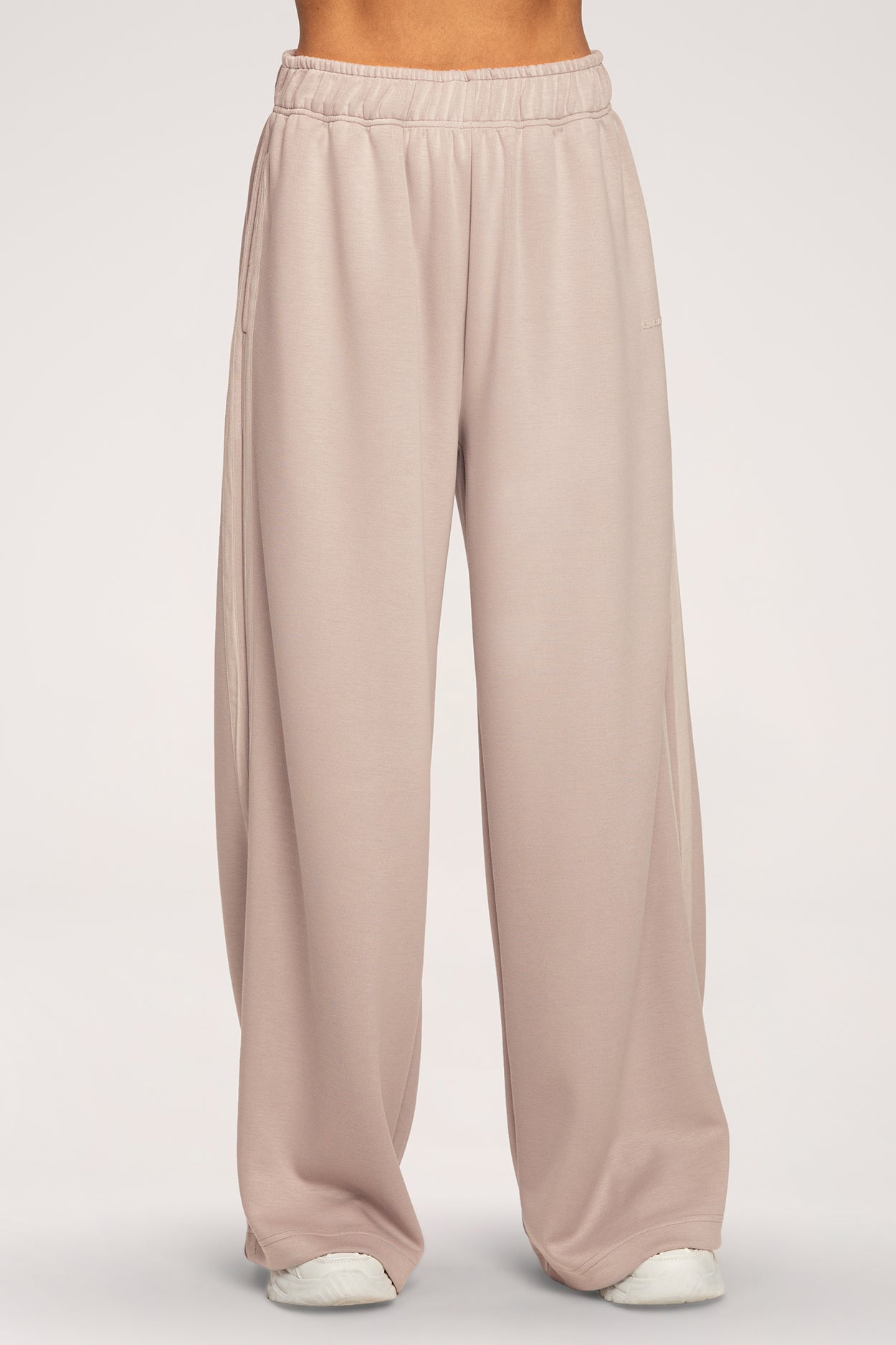 Hlače trenirke oversize UN1FORM beige