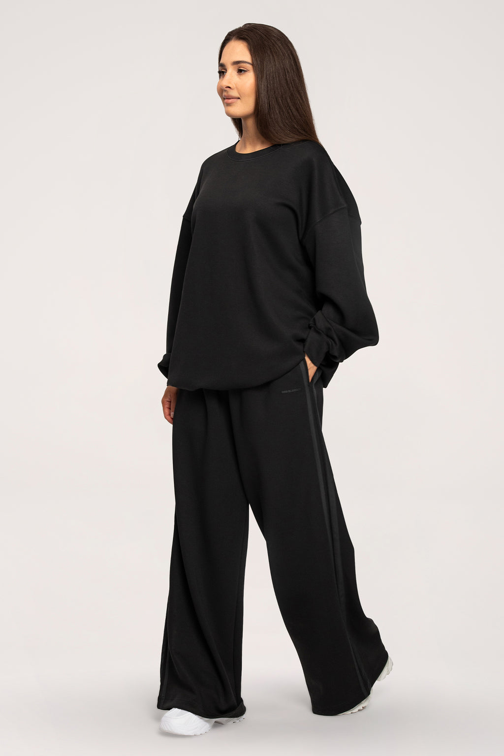 Hlače trenirke oversize UN1FORM black