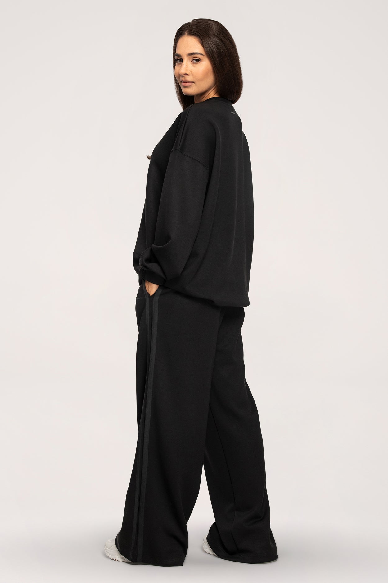 Hlače trenirke oversize UN1FORM black