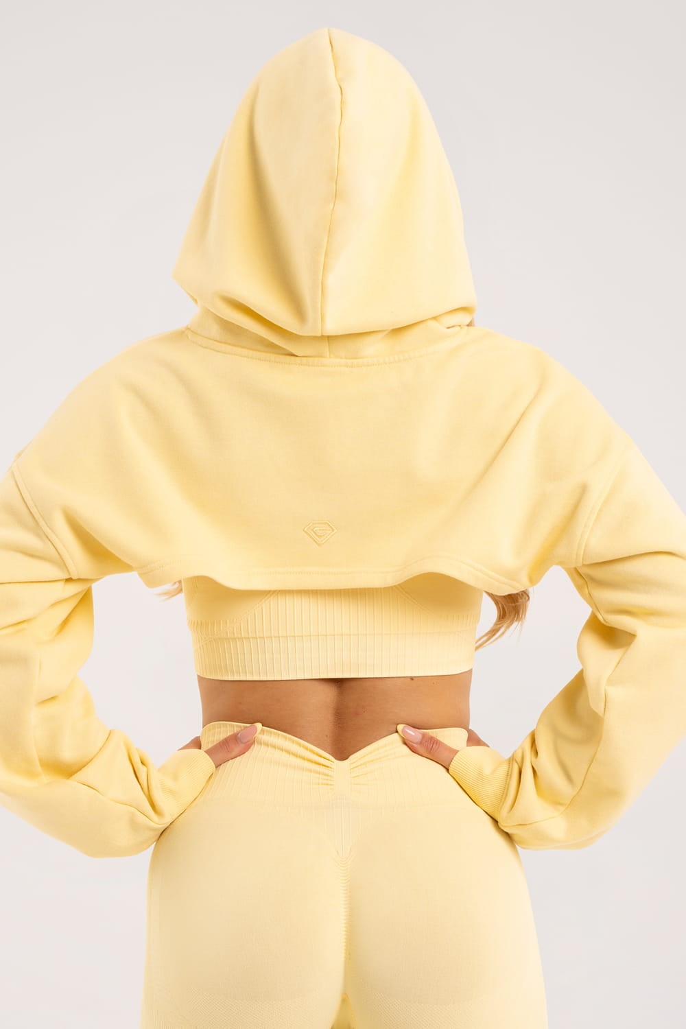 Majica cut out butter yellow