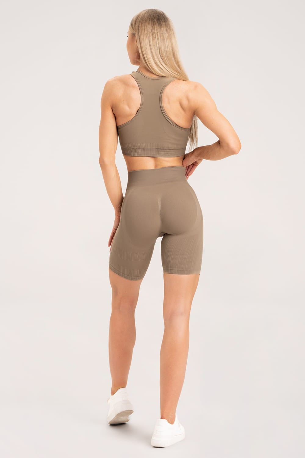 Bikery push up nude