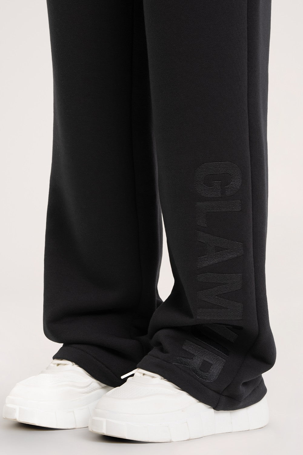 Hlače trenirke signature black