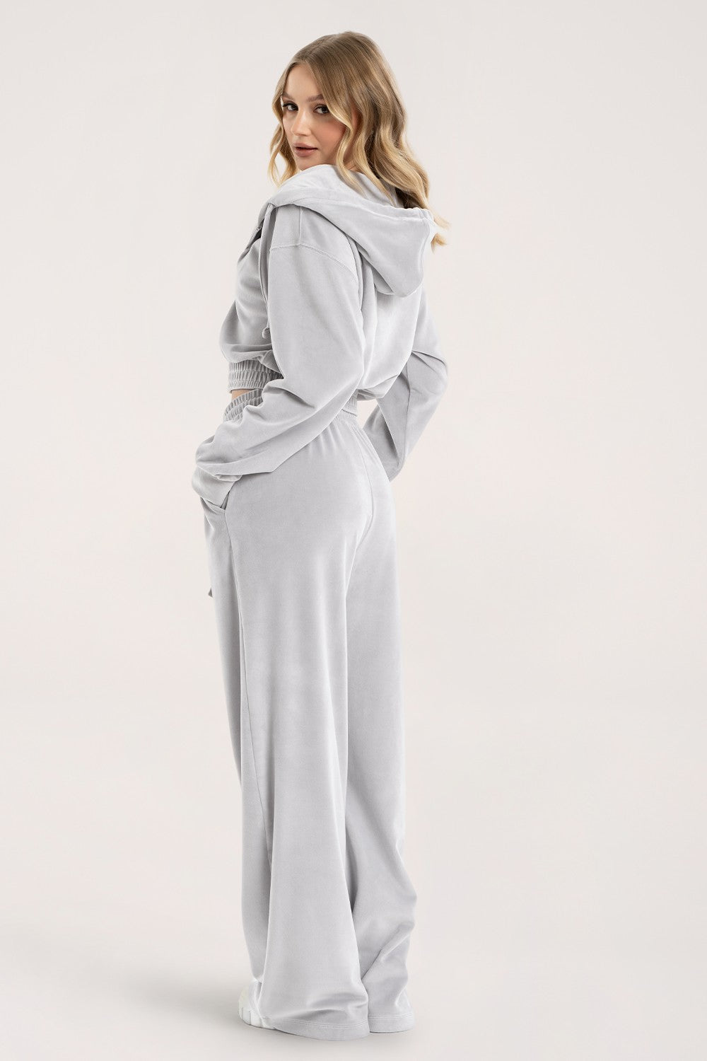 Hlače trenirke velour light grey