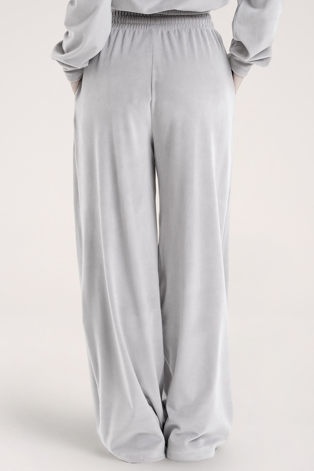 Trenirke hlače velour light grey