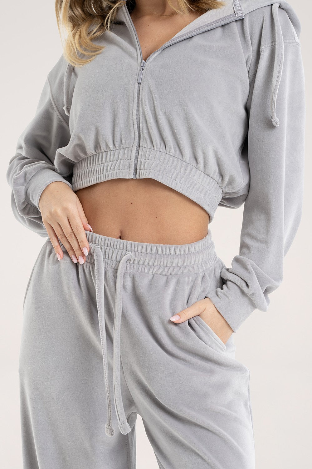 Hlače trenirke velour light grey