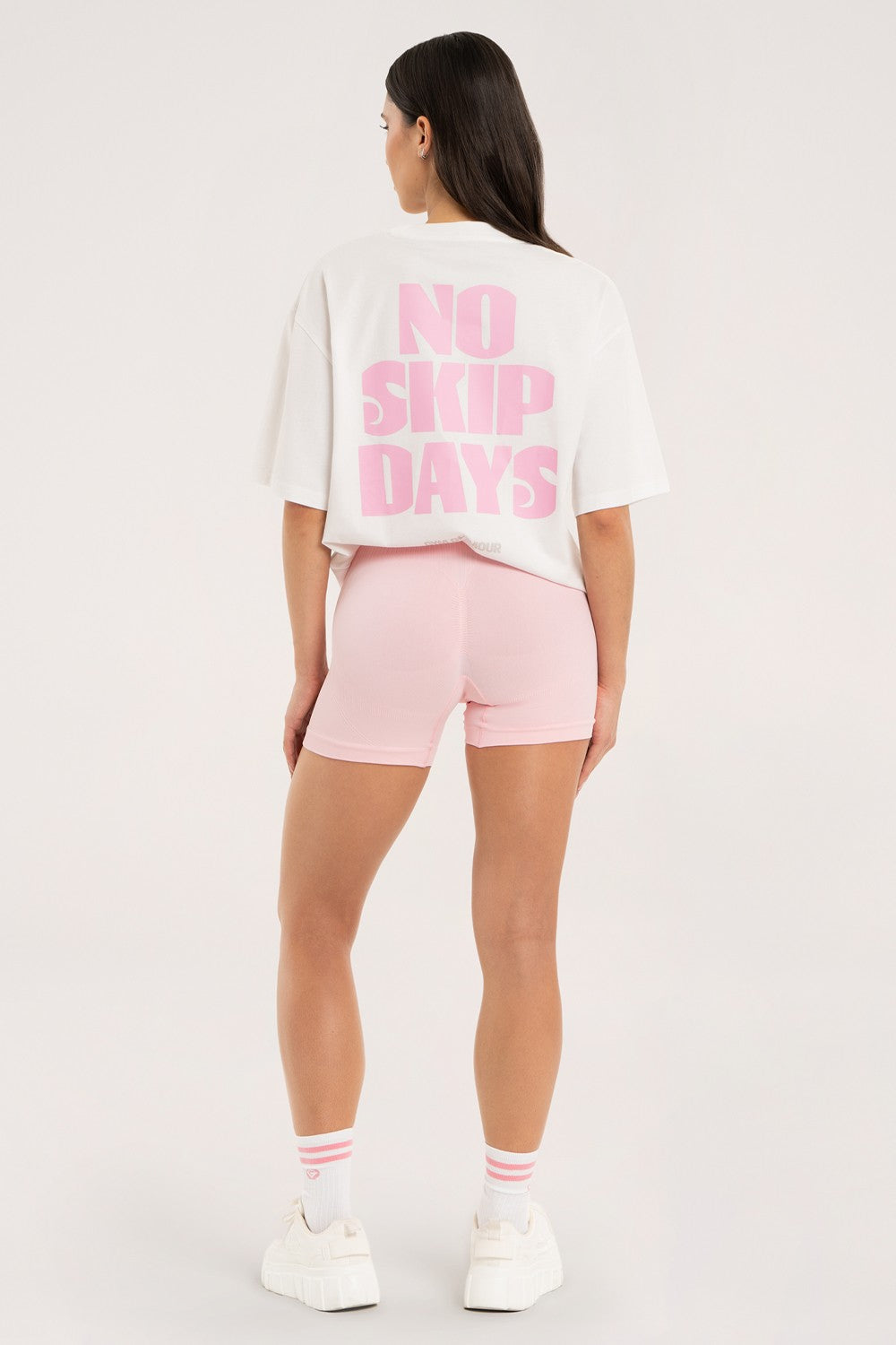 Majica oversize no skip days white