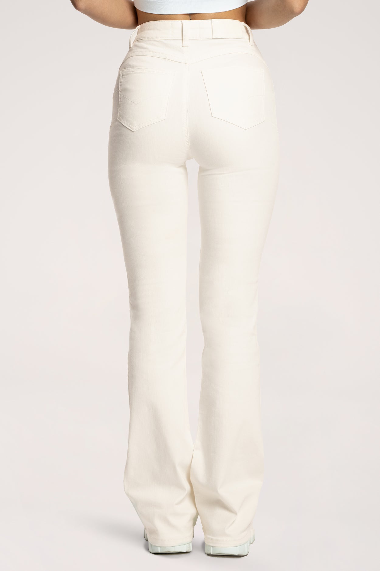 Zvonolike traperice long perfect slim off white