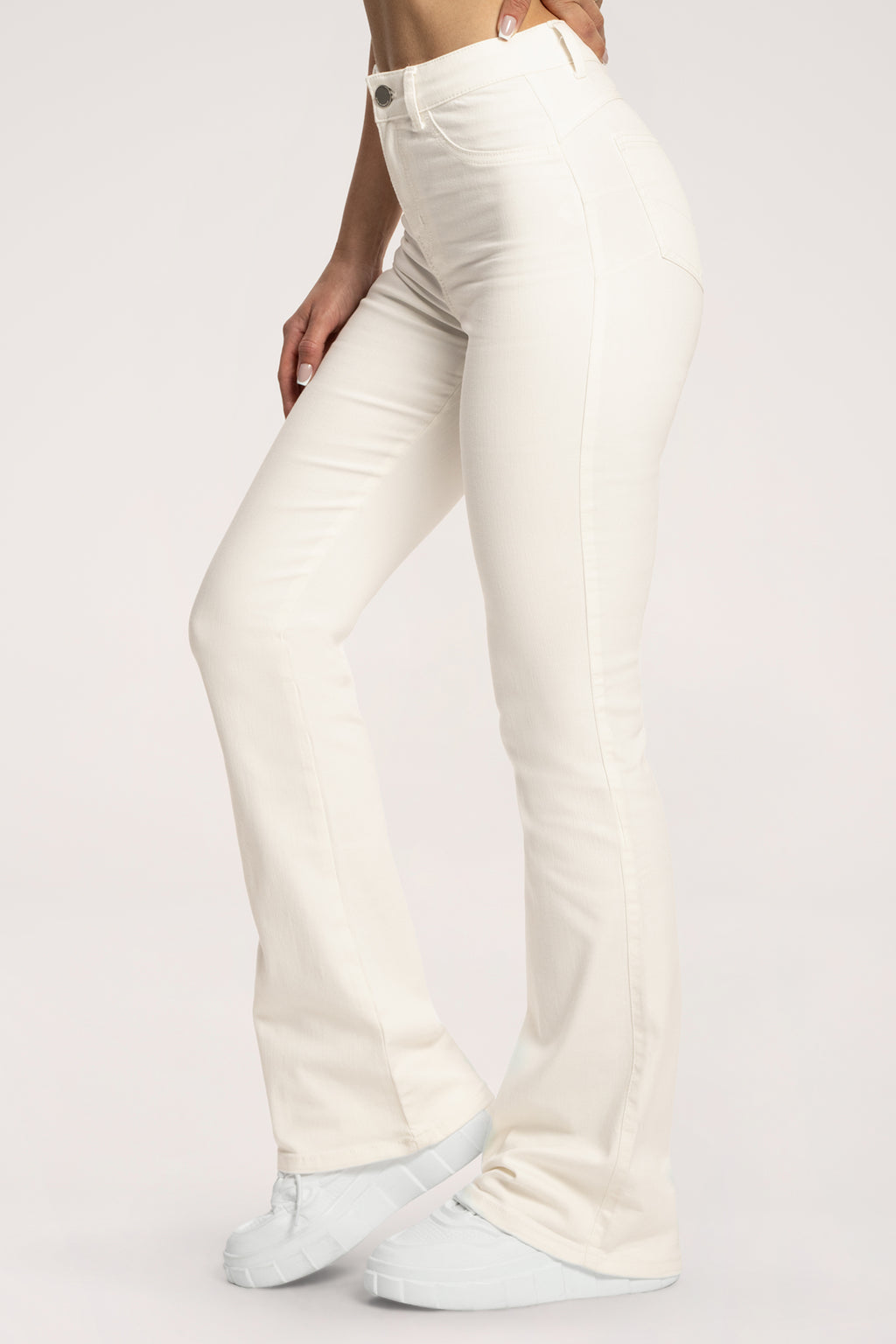 Zvonolike traperice long perfect slim off white